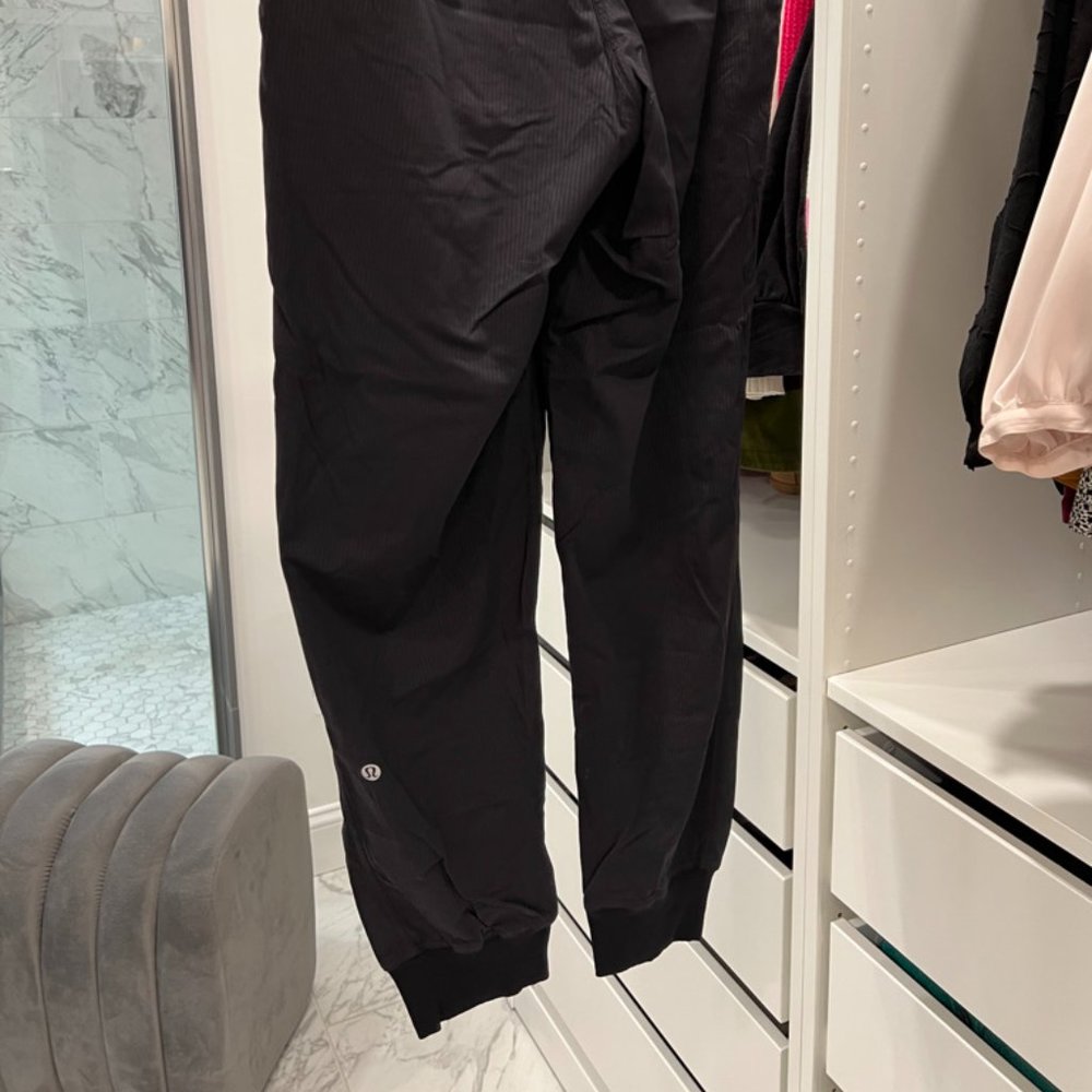 Lululemon Black Dance Studio Mid-Rise Jogger Size 8